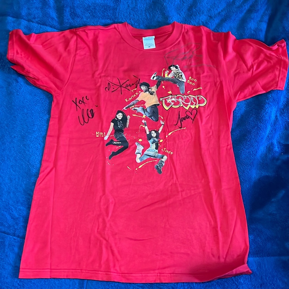 Autographed T-Squad T-Shirt (Boo Boo Stewart of “Twilight” movie) Medium Tee